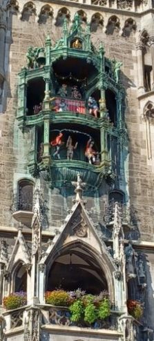 European Family Vacation, Glockenspiel clock, Munich Germany