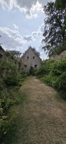 Inside the remains of the Sudeley Castle tithe barn