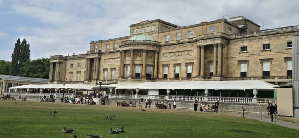 The back side of Buckingham Palance